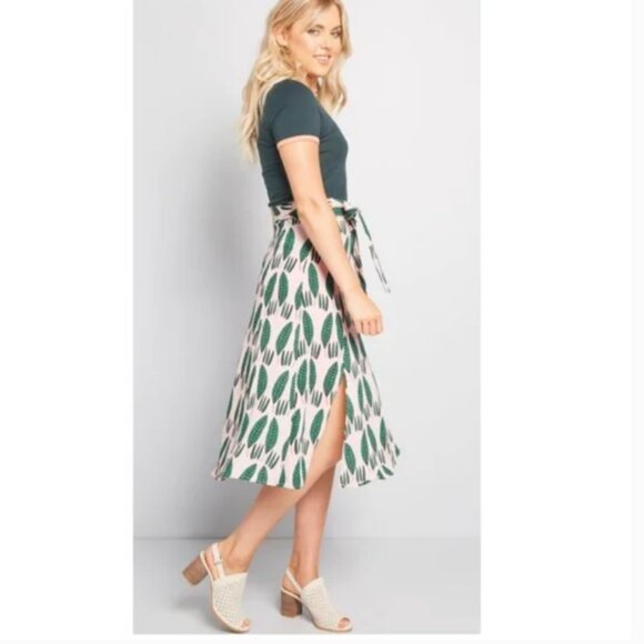 ModCloth Pepaloves Leaf Midi Skirt M - Picture 2 of 3